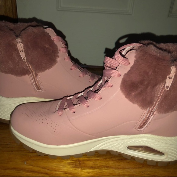 Women's Pink Fur-Lined Winter Boots - Picture 4 of 5
